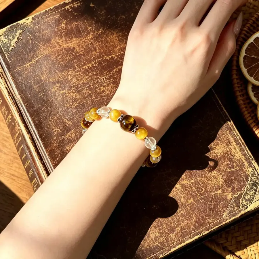 Clay Memory — Healing Crystal Bracelet