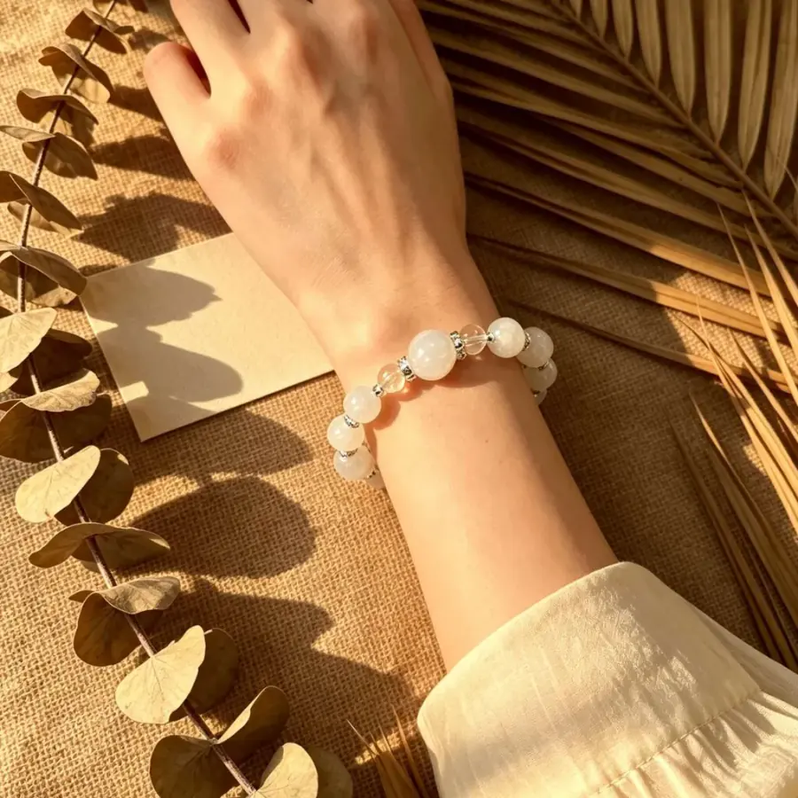 Silver Stillness — Mindfulness Crystal detail 2