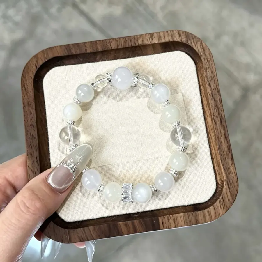 Silver Stillness — Mindfulness Crystal detail 5